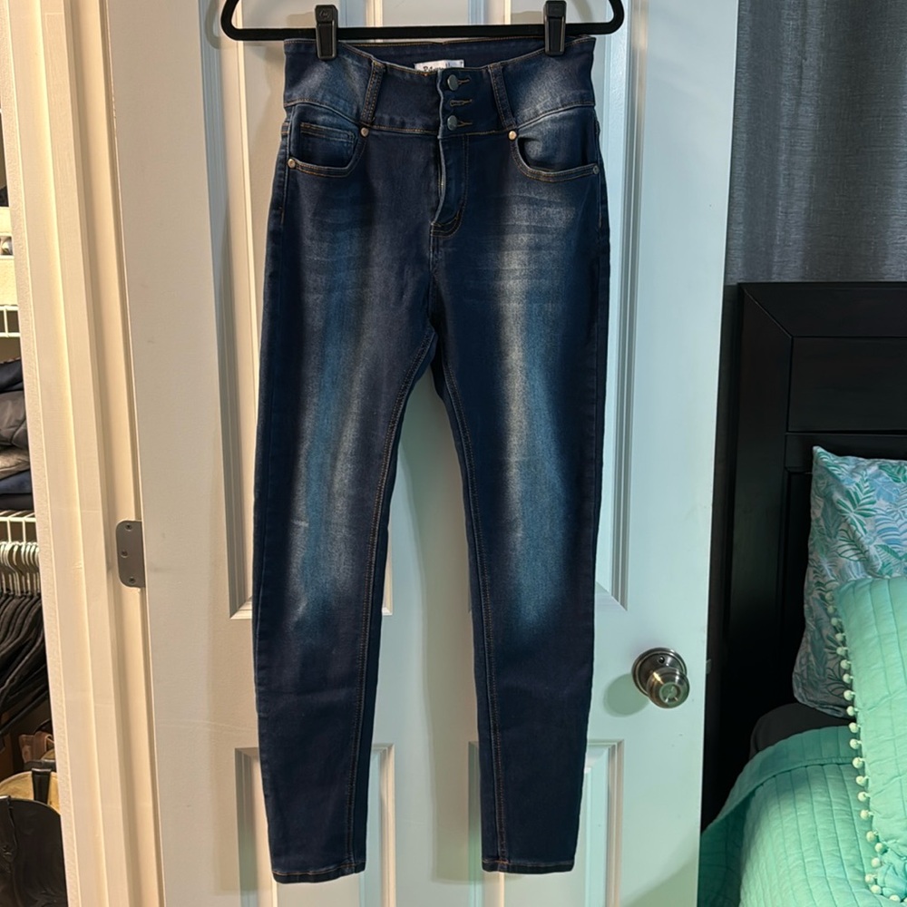 Like new stretchy jeans